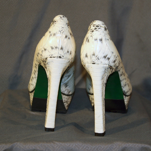 Lisa for Donald Pliner Snakeskin Pumps 9.5 - Picture 3 of 7